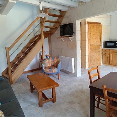 Gite De La Grand Maison Le Noyer Seigy Buitenkant foto